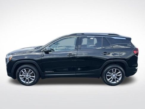 Used 2023 GMC Terrain SLT w/ Infotainment Package II AWD/4WD image 2