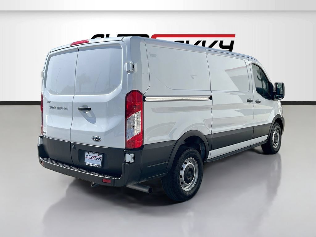 Used 2025 Ford Transit 150 Low Roof RWD image 7