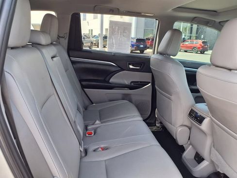 Used 2019 Toyota Highlander Limited AWD/4WD image 22