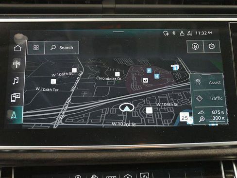 Used 2023 Audi Q8 Premium image 23