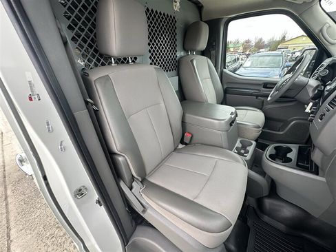 Used 2019 Nissan NV 3500 SL w/ Navigation Package RWD image 10