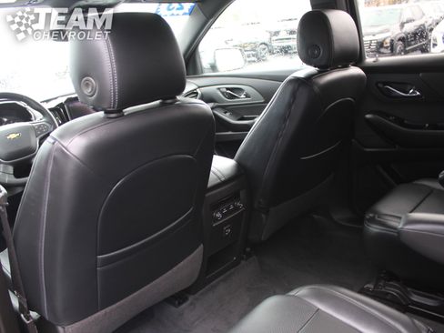 Used 2023 Chevrolet Traverse LT FWD image 21