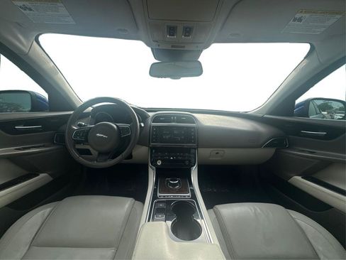 Used 2017 Jaguar XE Prestige RWD image 19