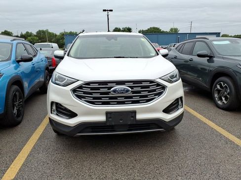 Used 2019 Ford Edge SEL w/ Equipment Group 201A FWD image 2