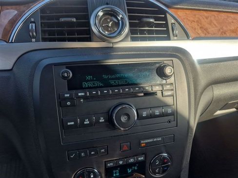 Certified 2011 Buick Enclave CX image 13