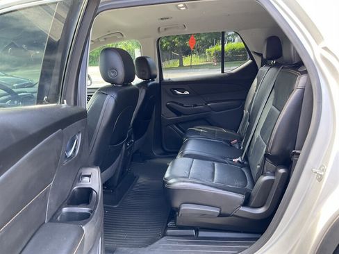 Used 2019 Chevrolet Traverse LS AWD/4WD image 11
