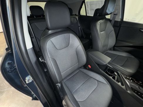 Certified 2025 Kia Niro SX image 30