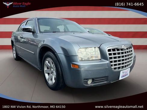 Used 2006 Chrysler 300 Touring w/ Comfort/Convenience Group image 5