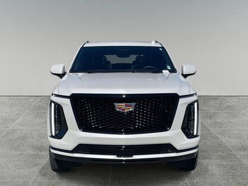 Used 2025 Cadillac Escalade ESV Sport Platinum image 8