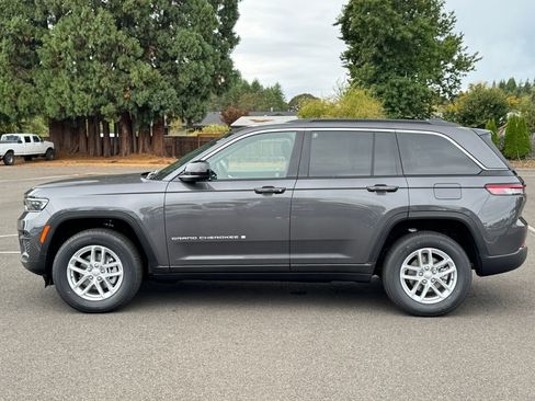New 2025 Jeep Grand Cherokee Laredo X w/ Luxury Tech Group I image 2