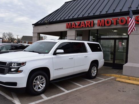 Used 2018 Chevrolet Suburban LT image 8