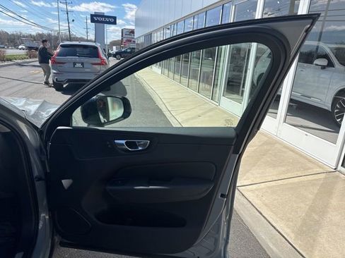 Certified 2025 Volvo XC60 B5 Plus image 14