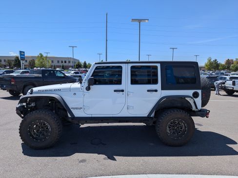 Used 2016 Jeep Wrangler Unlimited Rubicon w/ Connectivity Group AWD/4WD image 9