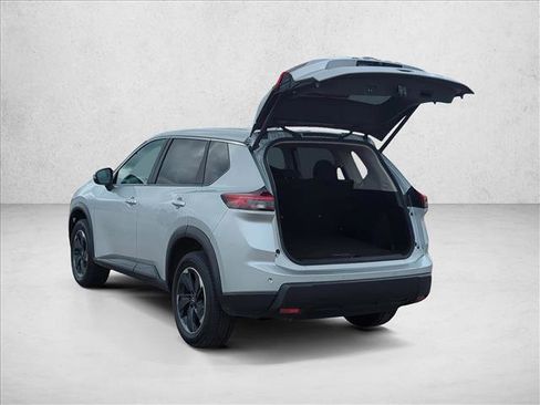 Used 2024 Nissan Rogue SV AWD/4WD image 9