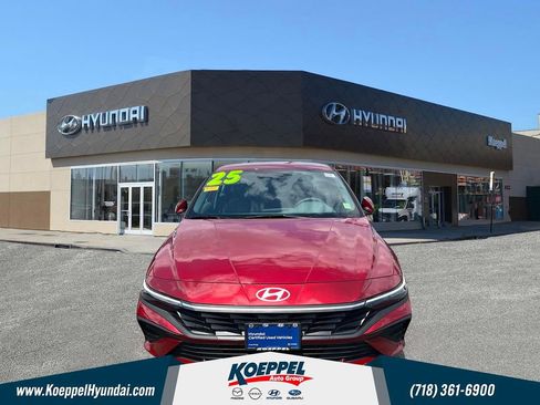 Certified 2025 Hyundai Elantra Hybrid FWD image 2