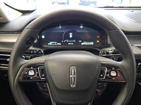 Used 2023 Lincoln Aviator AWD w/ Premium Package image 31