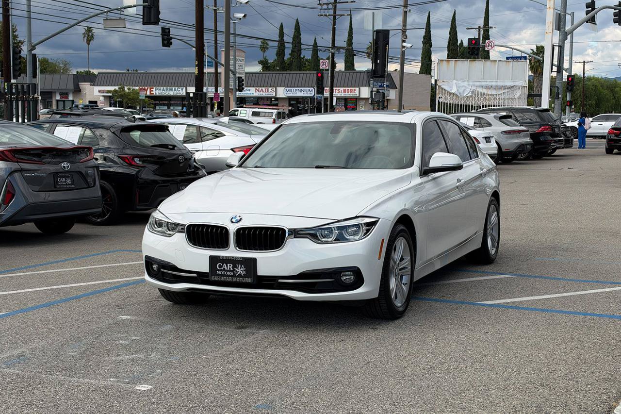 Used 2018 BMW 330i Sedan w/ Convenience Package RWD image 2