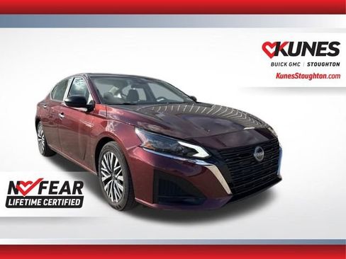 Used 2025 Nissan Altima 2.5 SV image 4