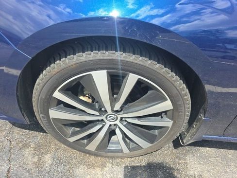 Used 2021 Nissan Altima 2.5 SR FWD image 8