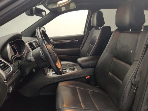 Used 2018 Jeep Grand Cherokee Overland AWD/4WD image 17