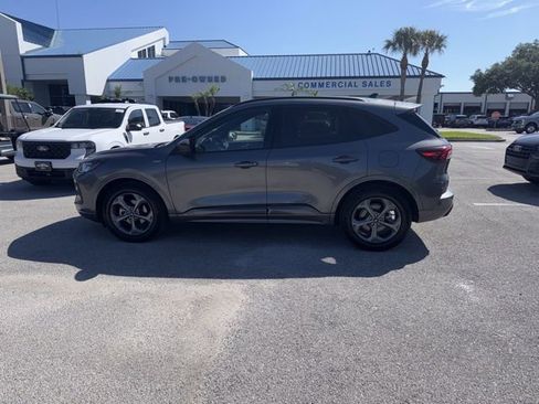 Used 2024 Ford Escape ST-Line w/ Tech Pack #1 FWD image 8