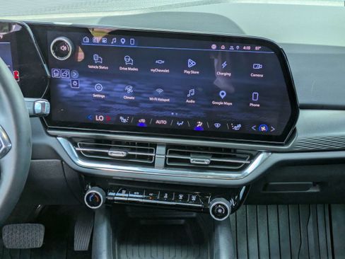 Used 2026 Chevrolet Equinox EV LT w/ Comfort Package FWD image 18