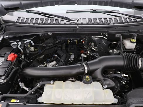 Used 2024 Ford Expedition XLT image 27