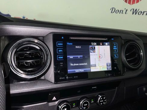 Used 2018 Toyota Tacoma TRD Off-Road RWD image 21