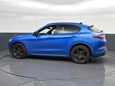 Used 2023 Alfa Romeo Stelvio AWD image 8