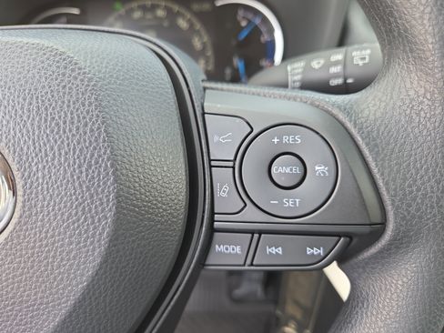 Certified 2025 Toyota RAV4 LE image 29