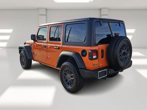 Certified 2025 Jeep Wrangler Unlimited Sport image 3