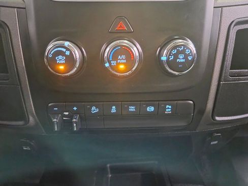 Used 2018 RAM 2500 Tradesman w/ Chrome Appearance Group image 57