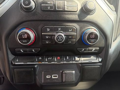 Used 2021 Chevrolet Silverado 1500 LT AWD/4WD image 19