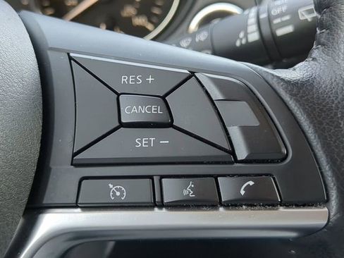 Used 2020 Nissan Rogue SV image 30