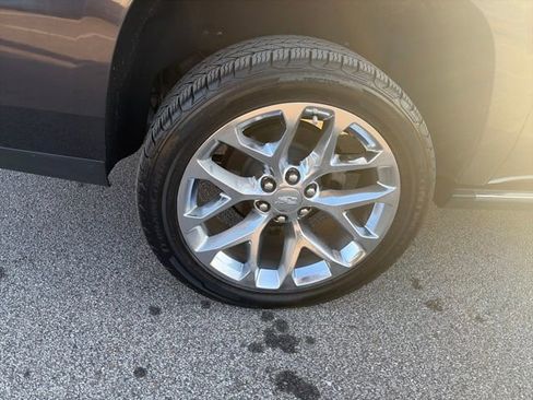 Used 2017 Cadillac Escalade ESV Premium Luxury image 60