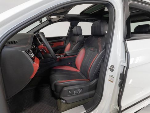 Used 2022 Bentley Bentayga AWD/4WD image 3
