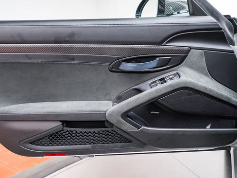 Used 2025 Porsche 718 Cayman GT4 RS image 23