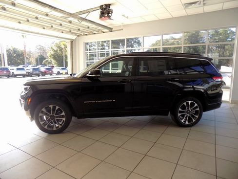 New 2025 Jeep Grand Cherokee L Overland image 4