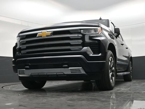 Used 2024 Chevrolet Silverado 1500 High Country w/ Technology Package RWD image 27