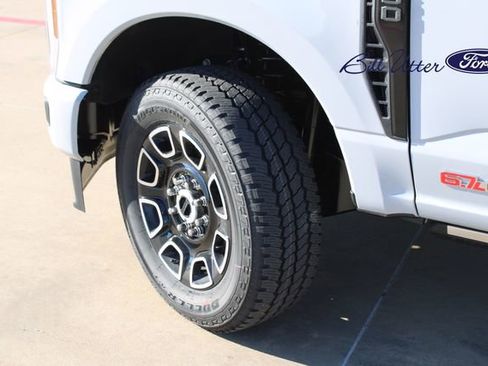 New 2026 Ford F250 Platinum image 5