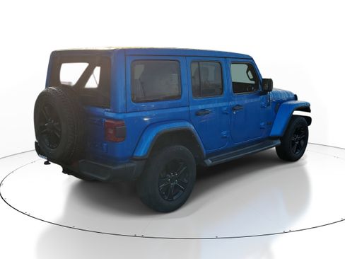Used 2022 Jeep Wrangler Unlimited Sahara image 6