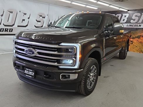 Used 2025 Ford F350 Platinum w/ Platinum Plus Package image 19