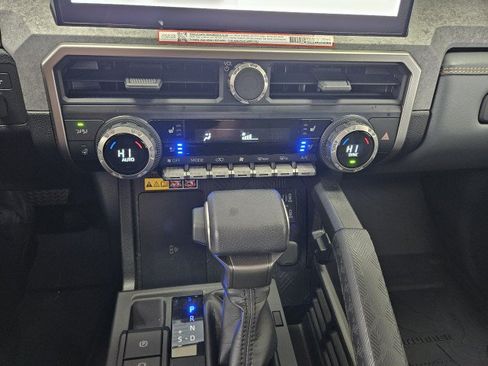 Used 2025 Toyota 4Runner Trailhunter AWD/4WD image 25