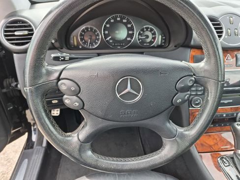 Used 2008 Mercedes-Benz CLK 350 Coupe image 23