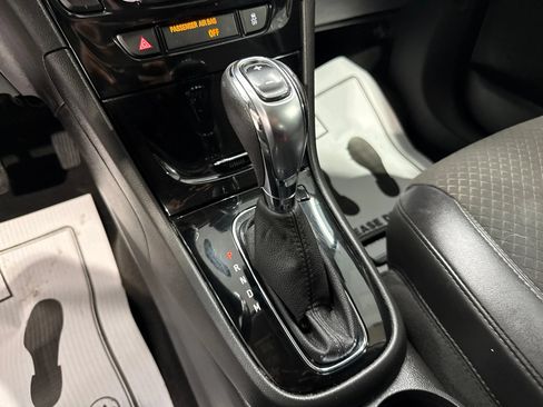 Used 2020 Buick Encore Preferred FWD image 18