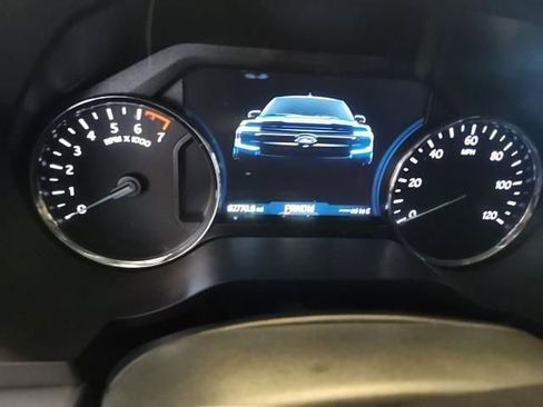 Used 2023 Ford Expedition Max XLT image 7