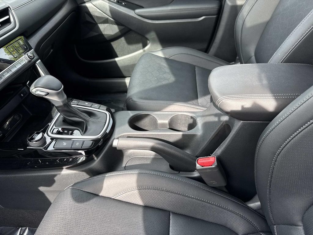 Used 2024 Kia Seltos EX AWD/4WD image 17