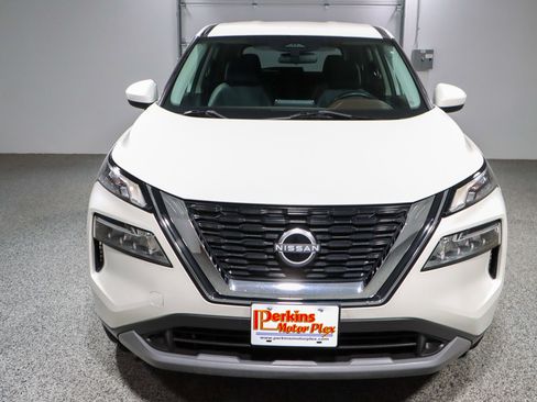 Used 2023 Nissan Rogue SV image 4