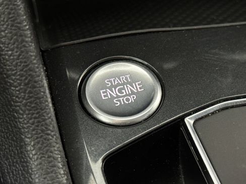 Used 2019 Volkswagen Tiguan SE AWD/4WD image 17