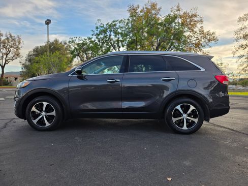 Used 2016 Kia Sorento EX w/ EX Touring Package FWD image 3